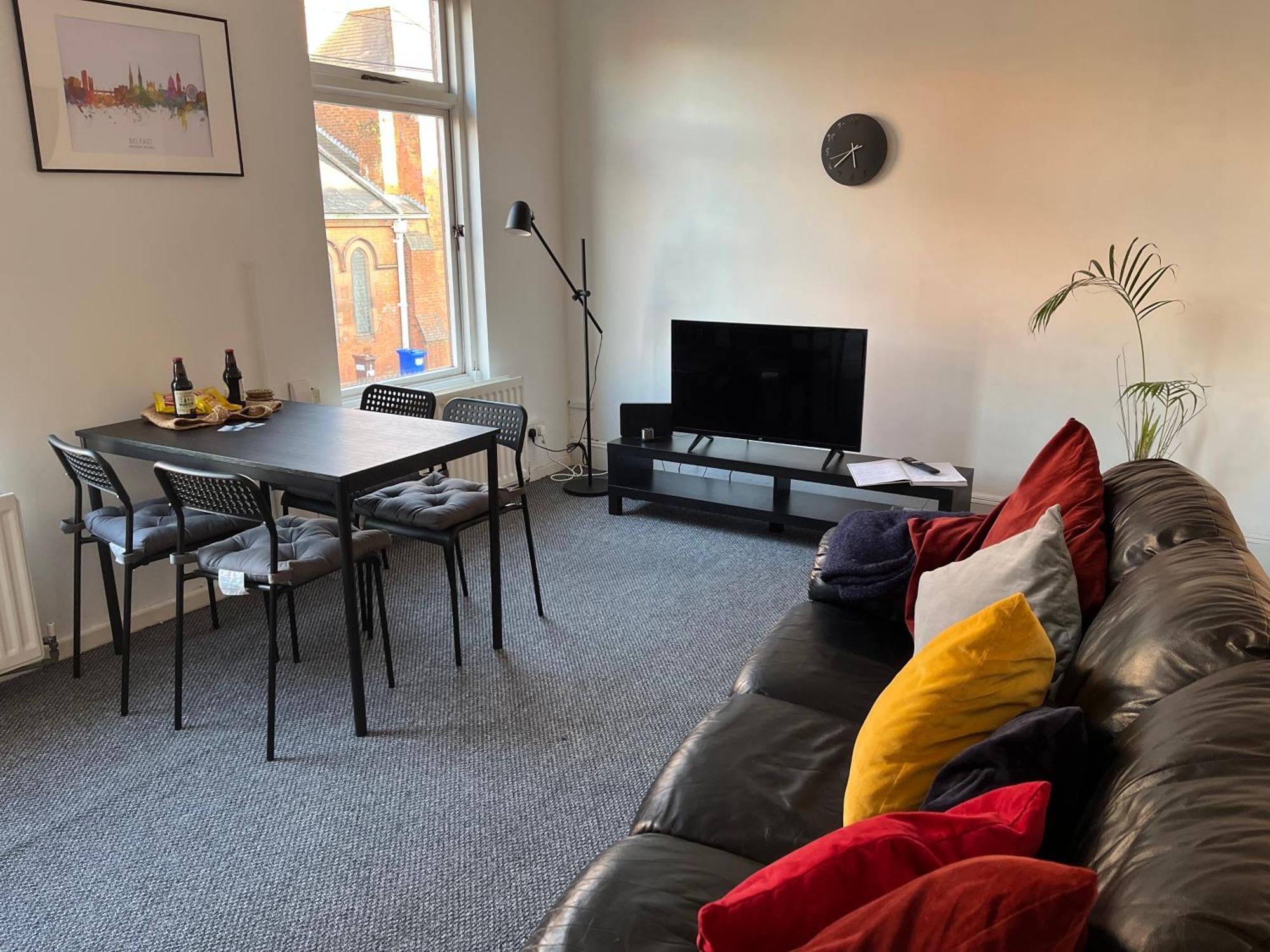 Loganberry Apartment *
